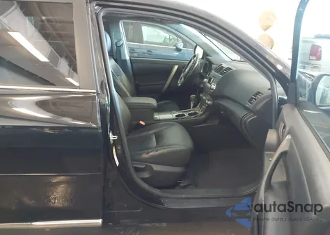 2011 Toyota Highlander Se V6 z USA, uszkodzony, nr VIN 5TDZK3EH7BS028668